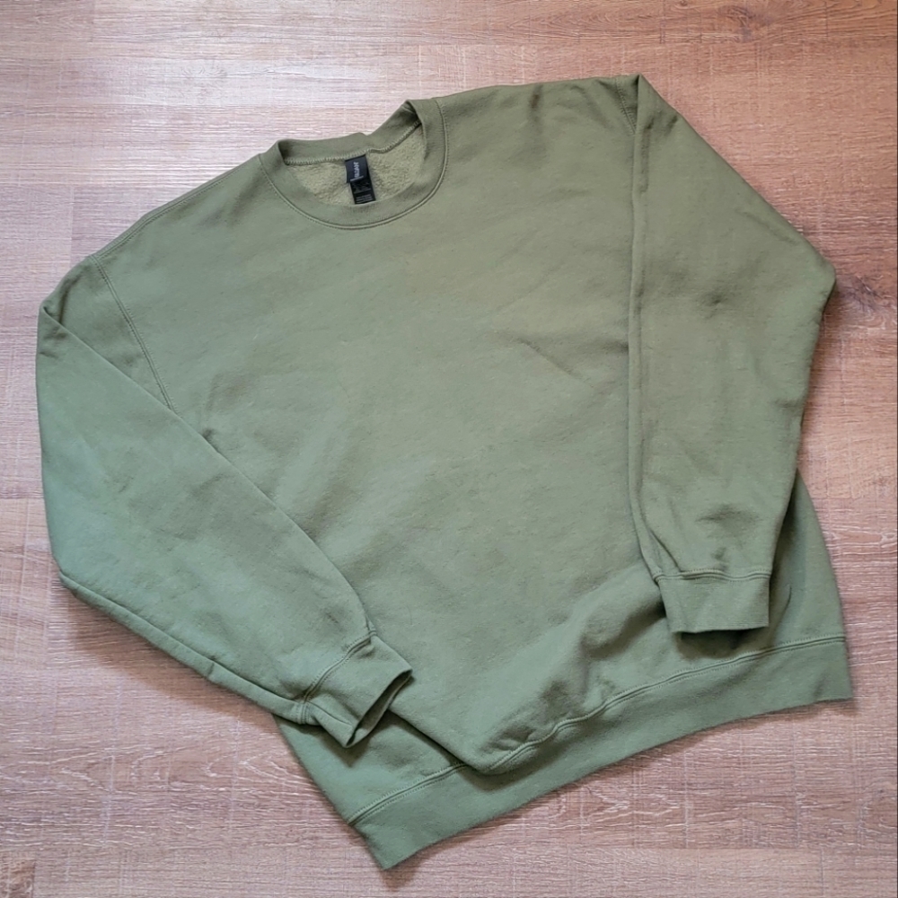 Gildan crewneck